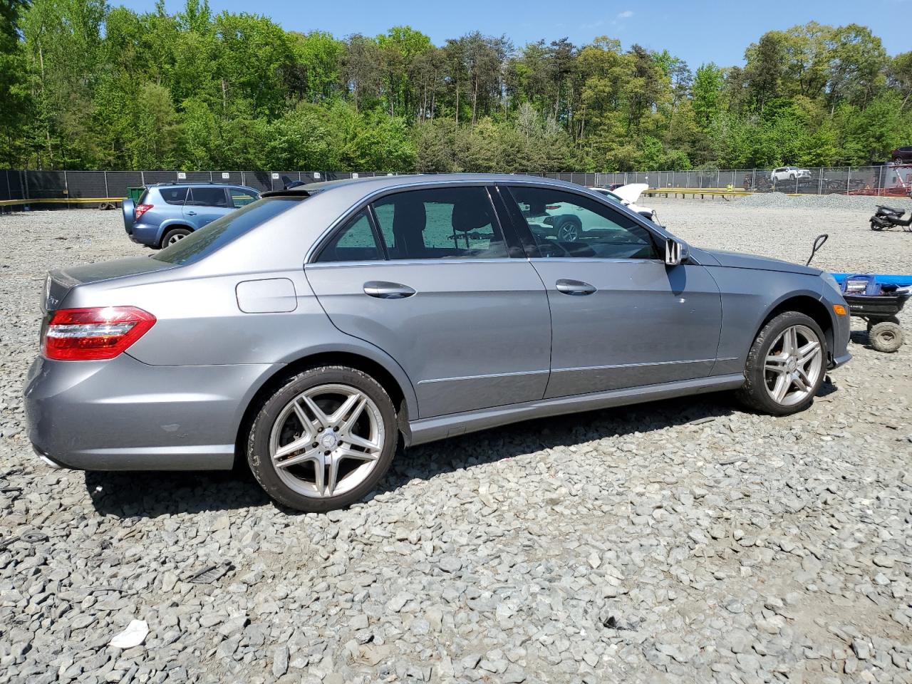 WDDHF9AB2BA453089 2011 Mercedes-Benz E 550 4Matic