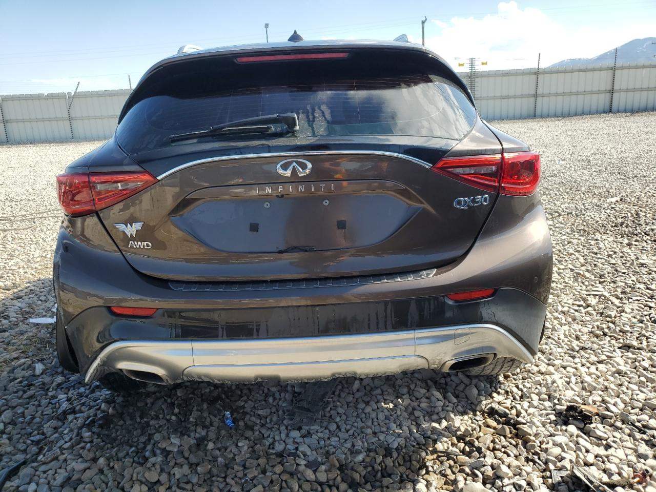 2017 Infiniti Qx30 Base vin: SJKCH5CR5HA034287