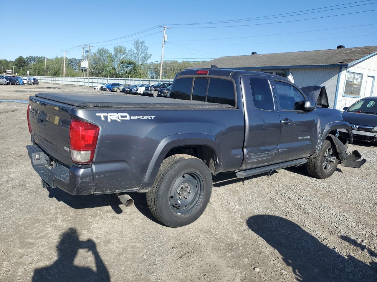 2016 Toyota Tacoma Access Cab vin: 5TFRZ5CN0GX013995