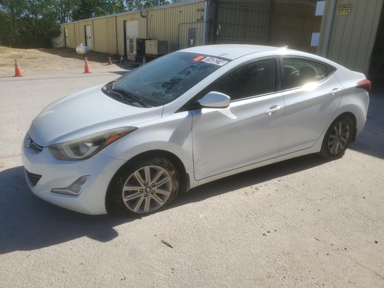 5NPDH4AE9GH655332 2016 Hyundai Elantra Se