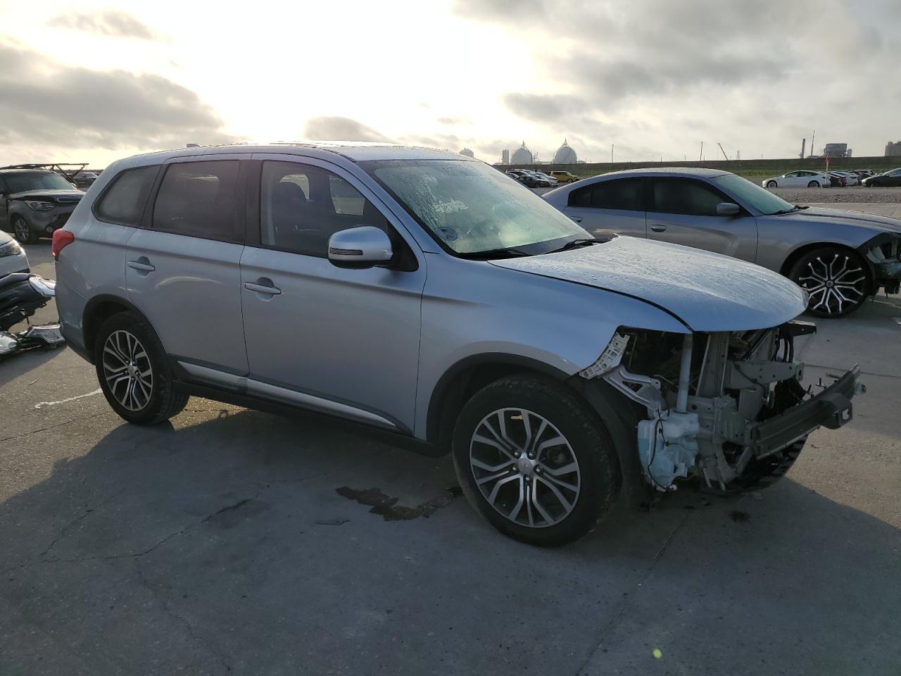 JA4AD3A39HZ011549 2017 Mitsubishi Outlander Se