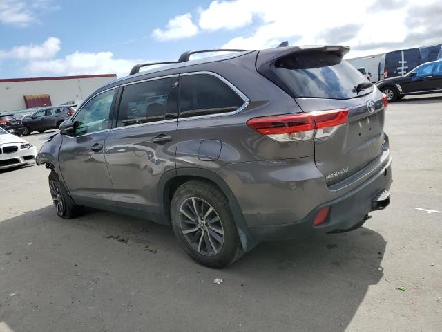 VIN 5TDJZRFH9KS986186 2019 Toyota Highlander, SE no.2