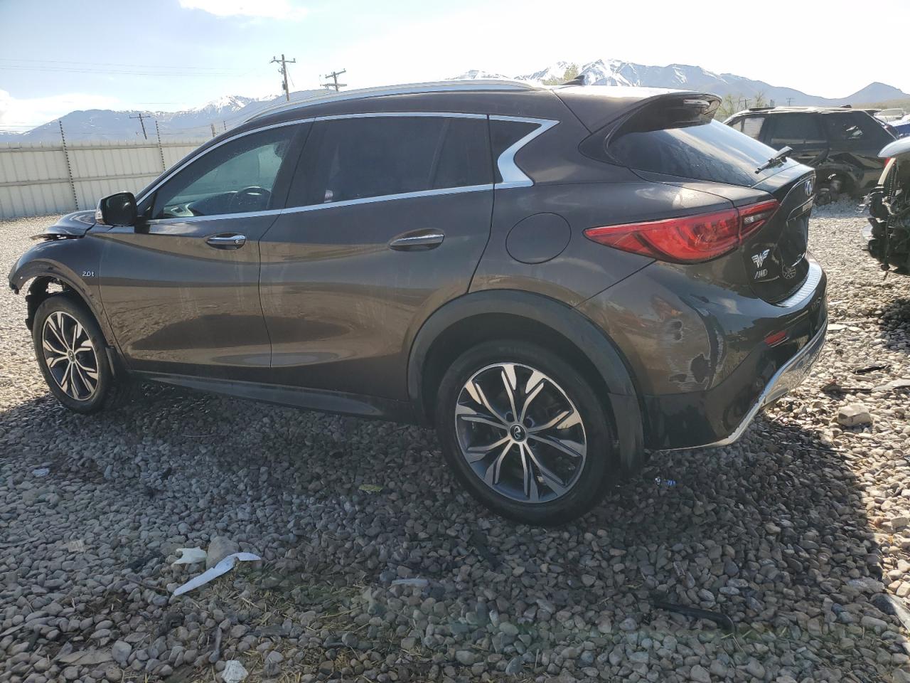 2017 Infiniti Qx30 Base vin: SJKCH5CR5HA034287