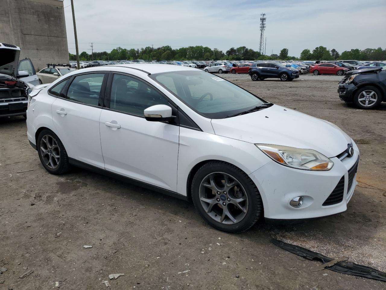 1FADP3F2XEL274339 2014 Ford Focus Se