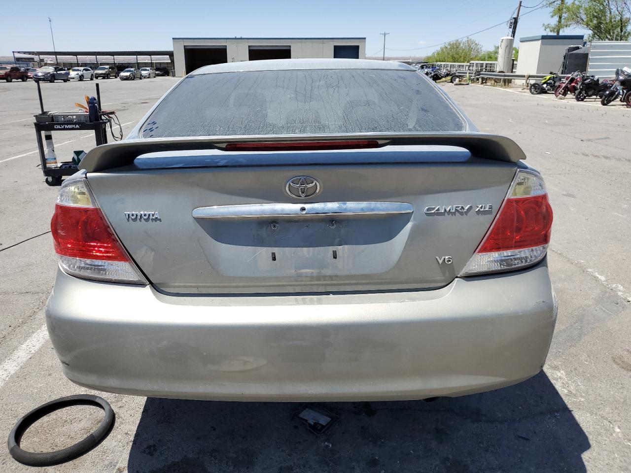 4T1BF30KX5U609697 2005 Toyota Camry Le