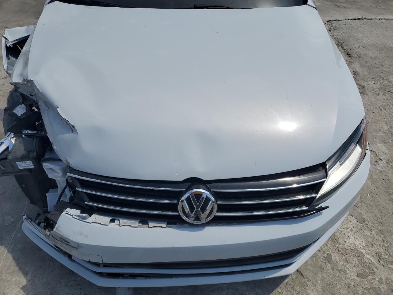 3VWDB7AJ2HM397387 2017 Volkswagen Jetta Se