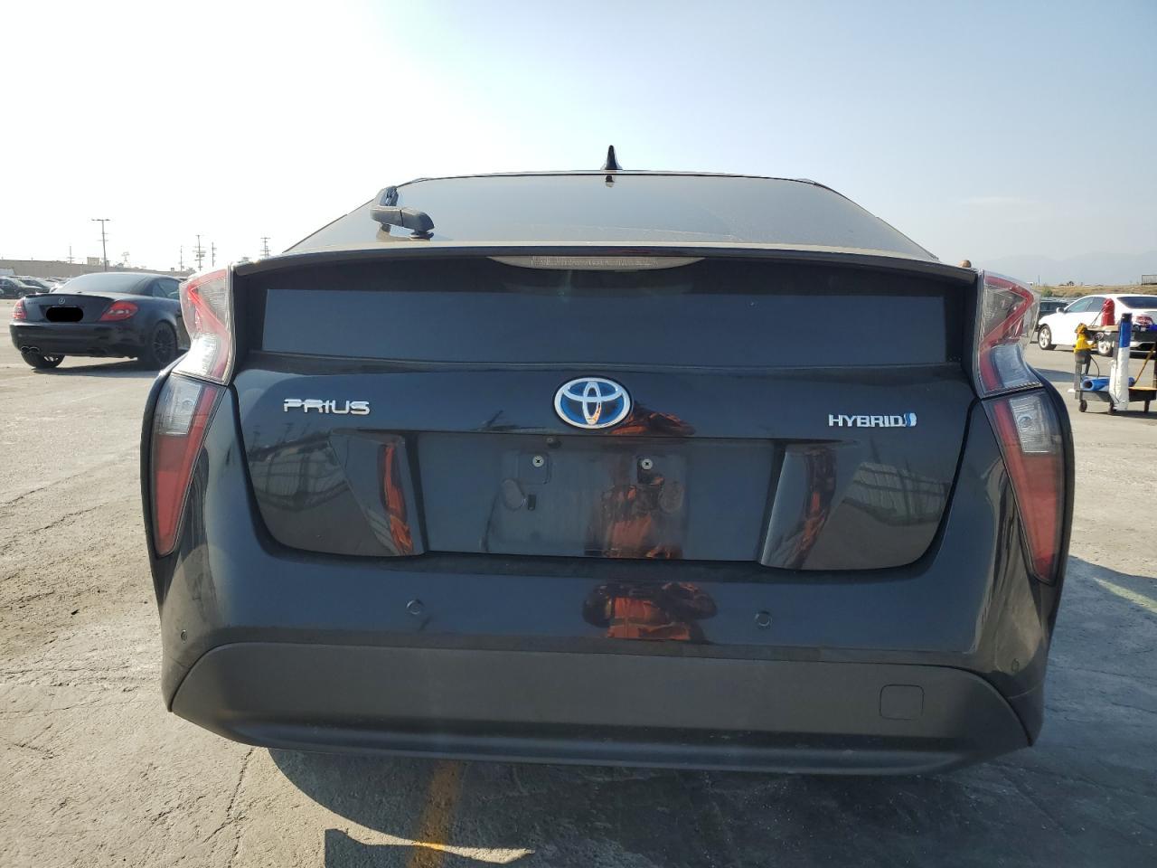 JTDKARFU8H3045797 2017 Toyota Prius