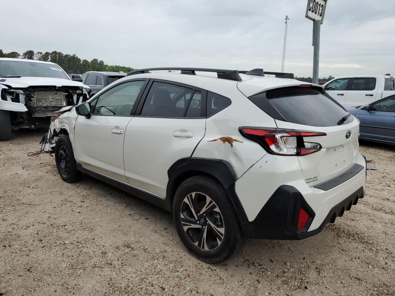 2024 Subaru Crosstrek Premium vin: JF2GUADC3R8241600