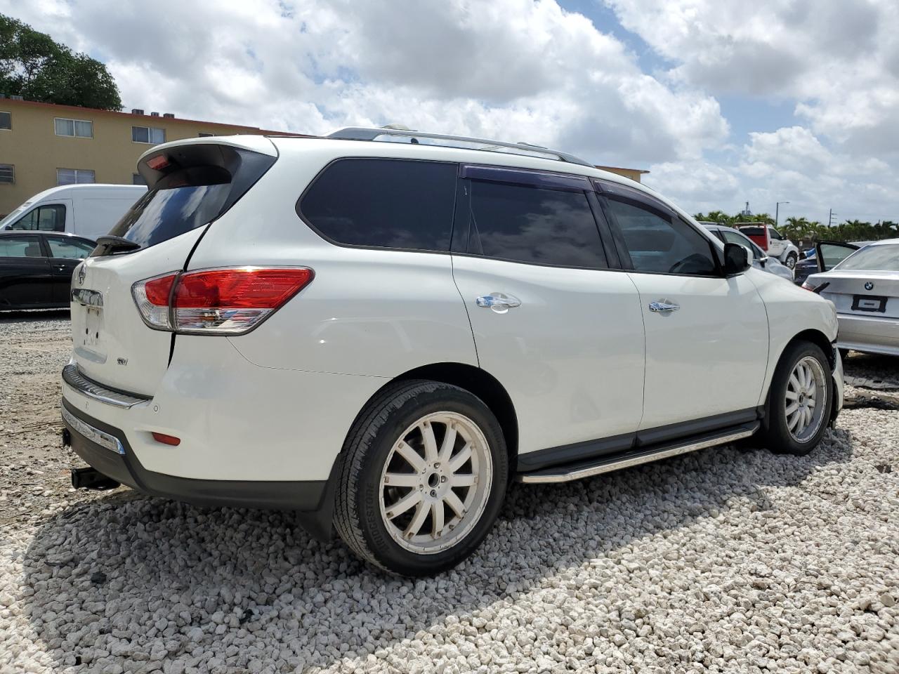 2015 Nissan Pathfinder S vin: 5N1AR2MN7FC700838