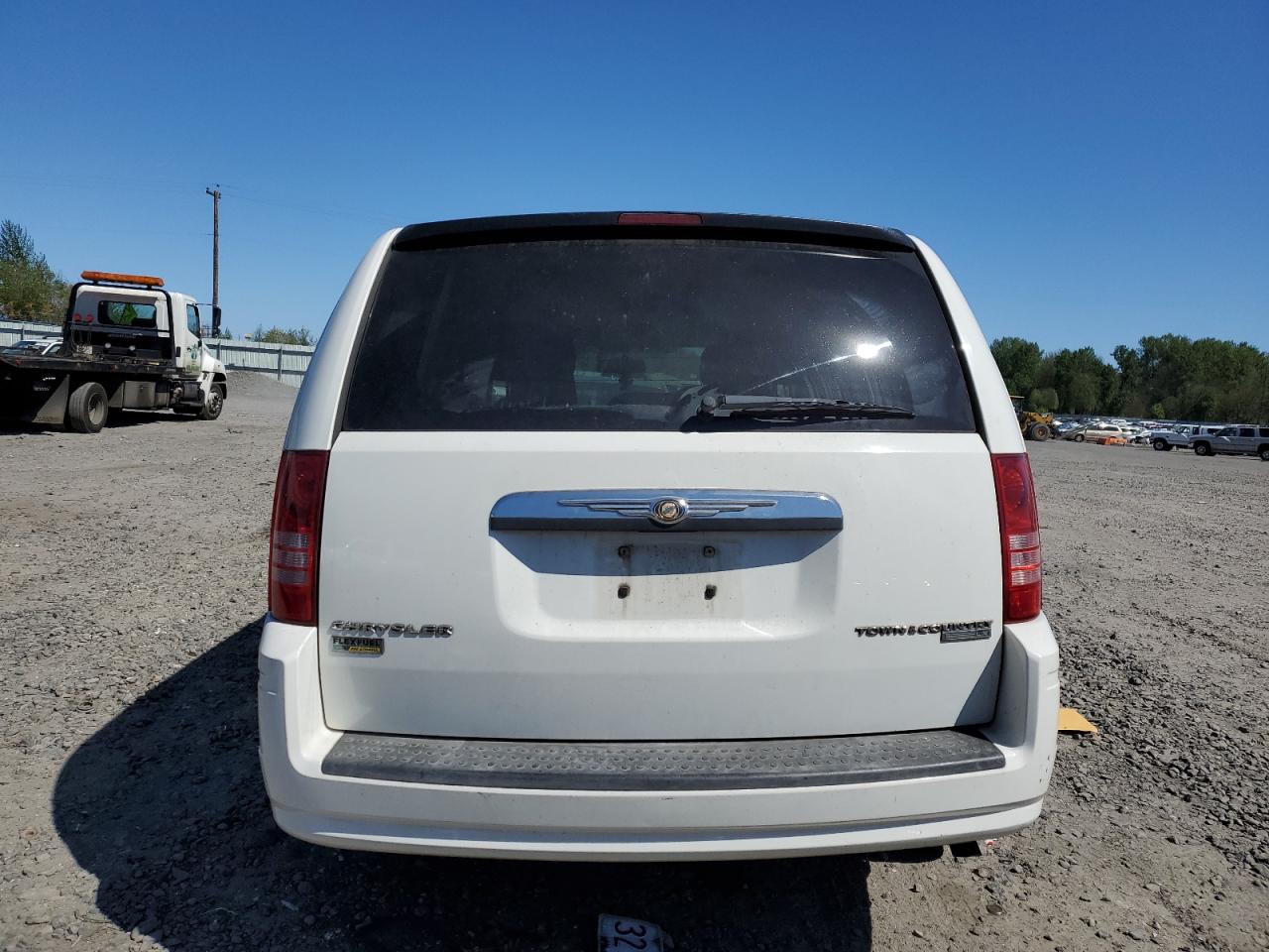 2A4RR4DE1AR227614 2010 Chrysler Town & Country Lx