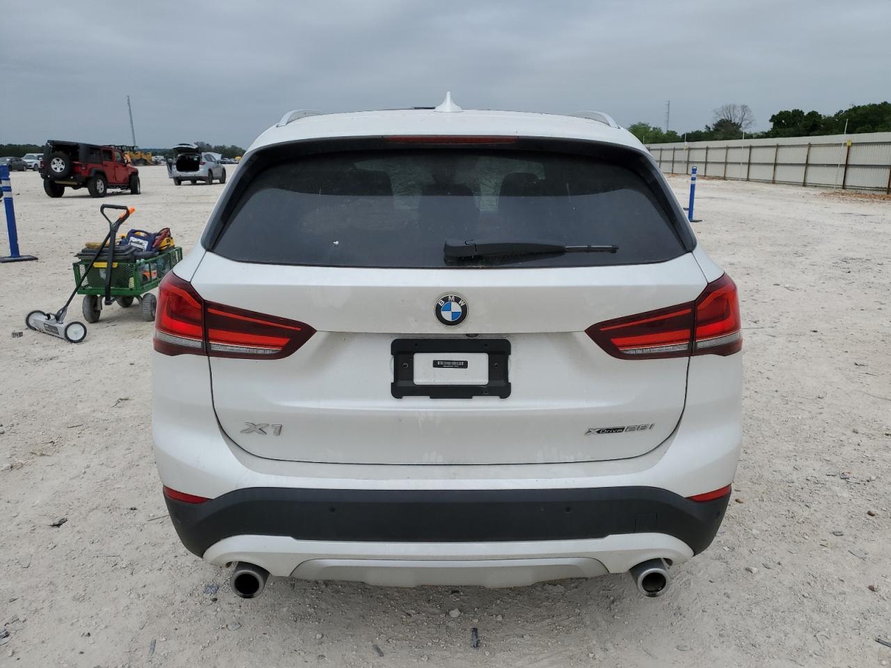 WBXJG9C08M5T22039 2021 BMW X1 xDrive28I