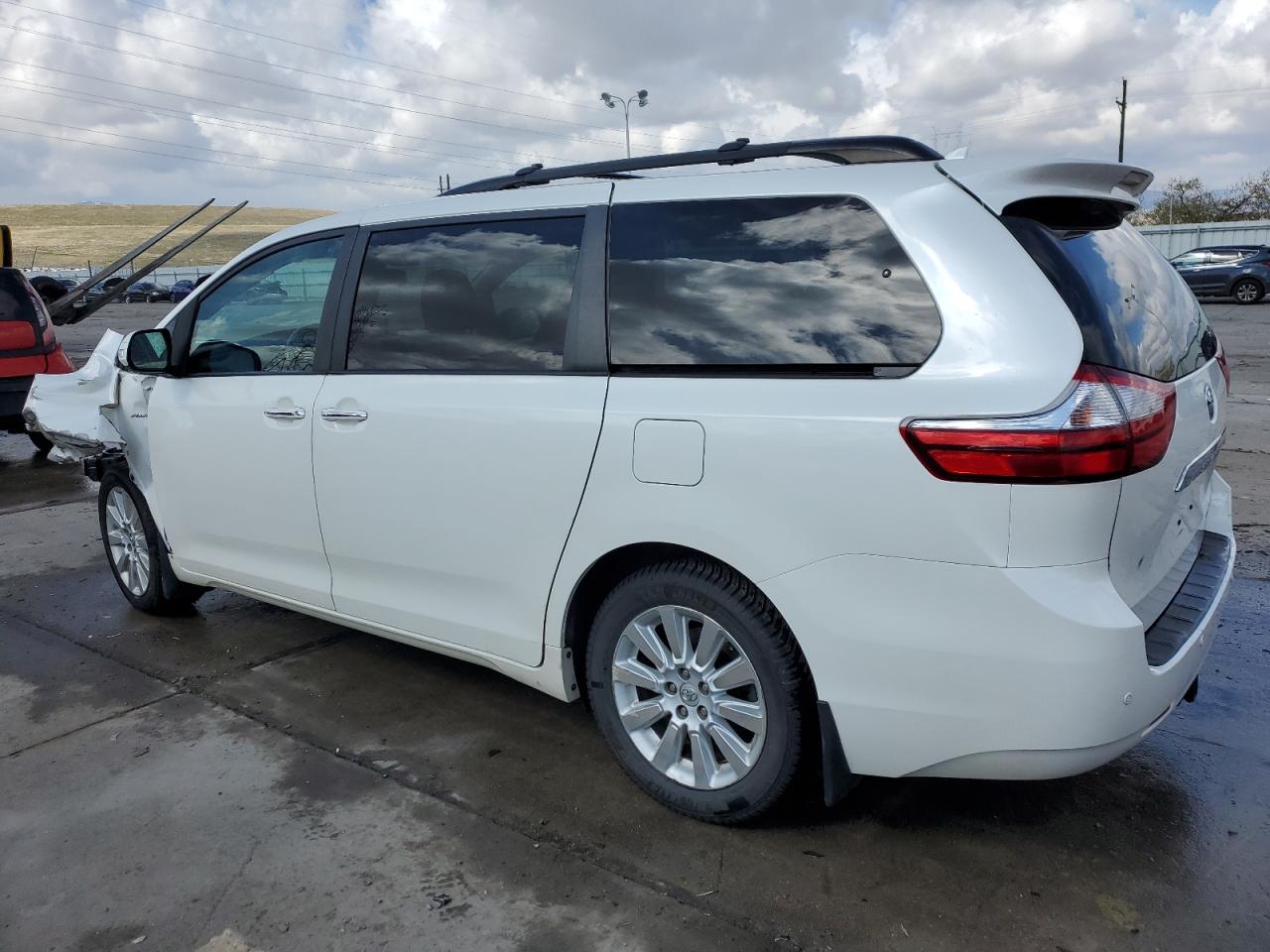 2016 Toyota Sienna Xle vin: 5TDDK3DC1GS138073