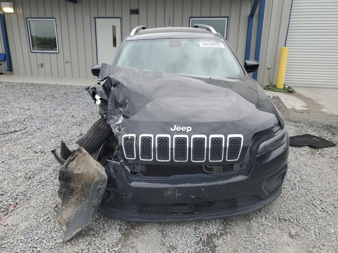 1C4PJLCB4KD262917 2019 Jeep Cherokee Latitude