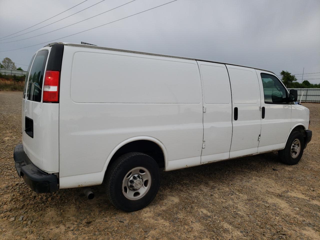 VIN: 1GCWGBFP3L1141486 2020 CHEVROLET EXPRESS