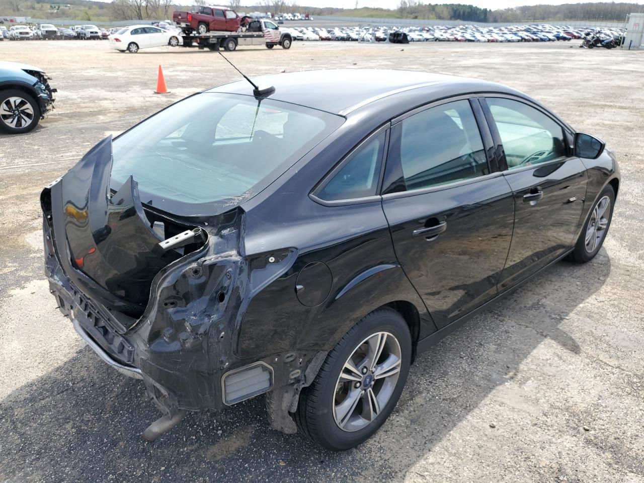 1FADP3FE7JL257437 2018 Ford Focus Se