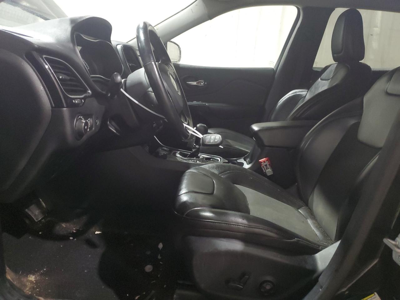 1C4PJMLN9KD355917 2019 Jeep Cherokee Latitude Plus