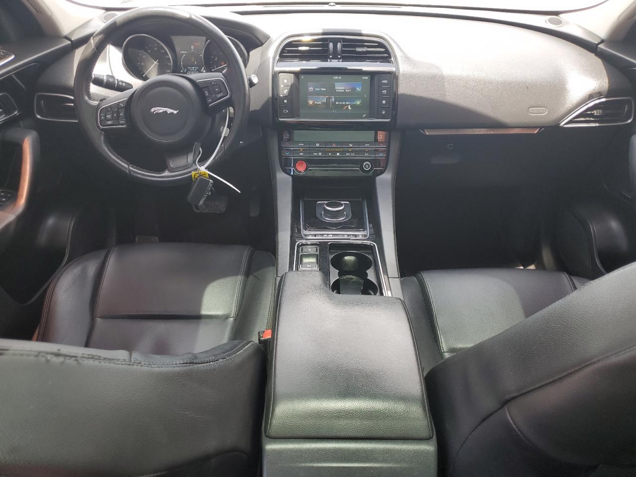 SADCJ2GX2JA236254 2018 Jaguar F-Pace Premium