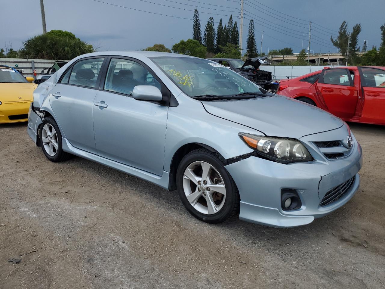 5YFBU4EE6DP194702 2013 Toyota Corolla Base