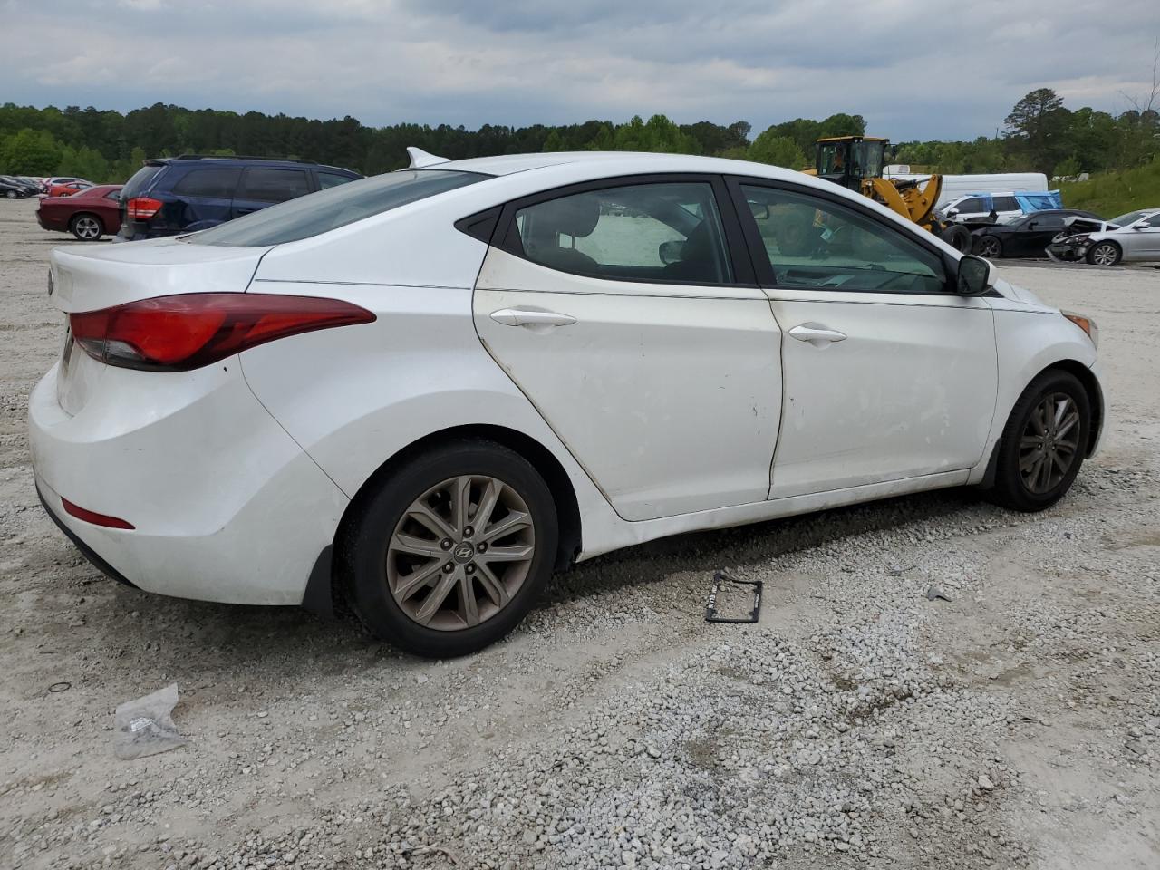 5NPDH4AE3FH563812 2015 Hyundai Elantra Se