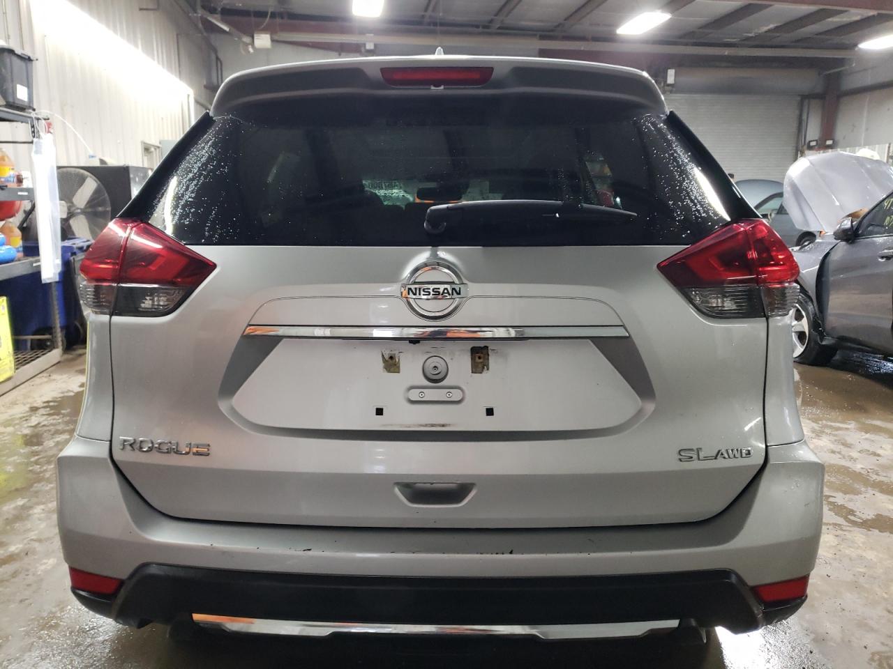 2018 Nissan Rogue S vin: 5N1AT2MV2JC821965