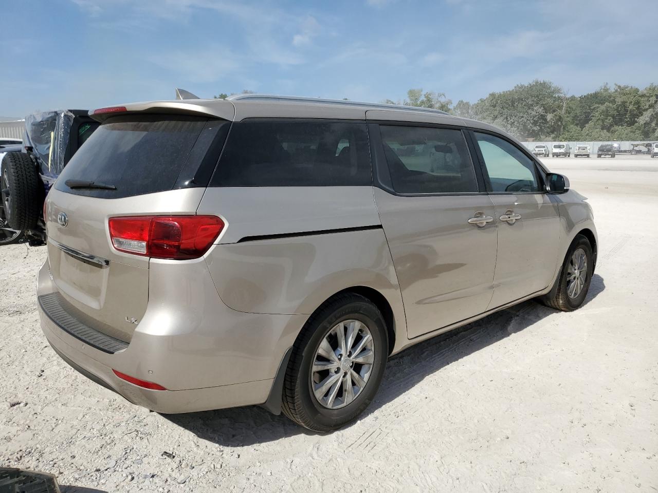 KNDMB5C16G6217220 2016 Kia Sedona Lx