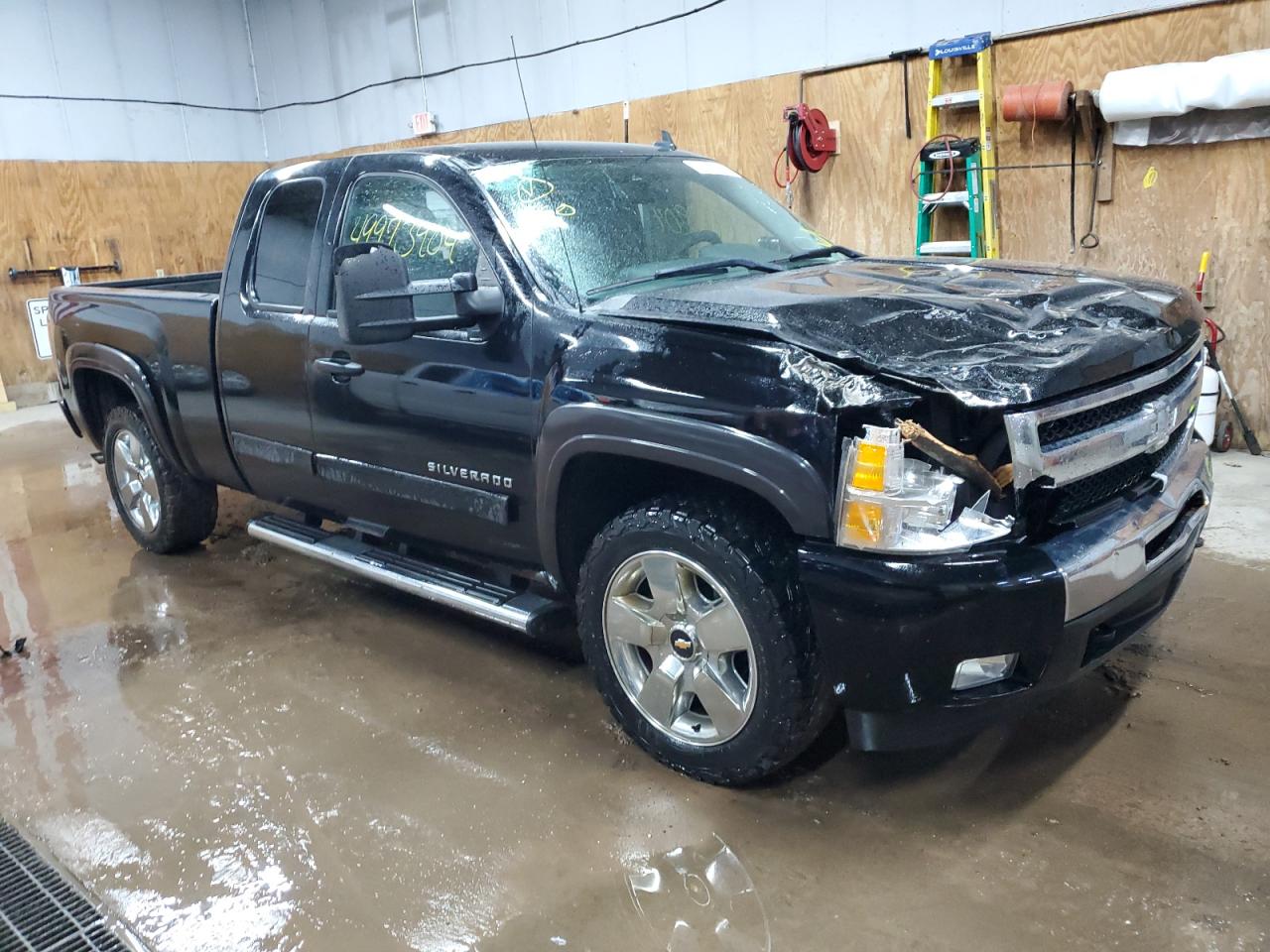 1GCRKSE31BZ133008 2011 Chevrolet Silverado K1500 Lt