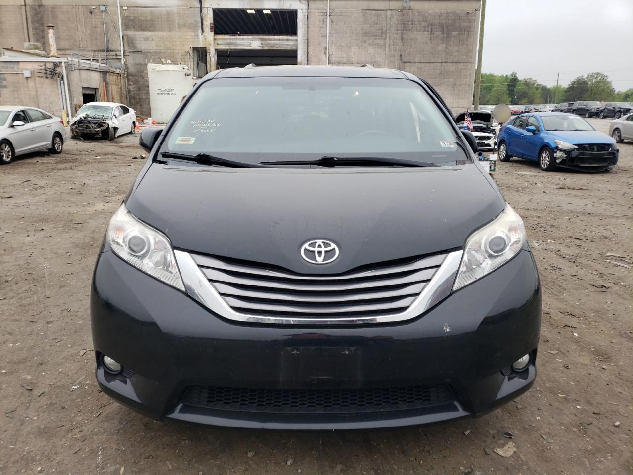 5TDYK3DC4GS721464 2016 Toyota Sienna Xle