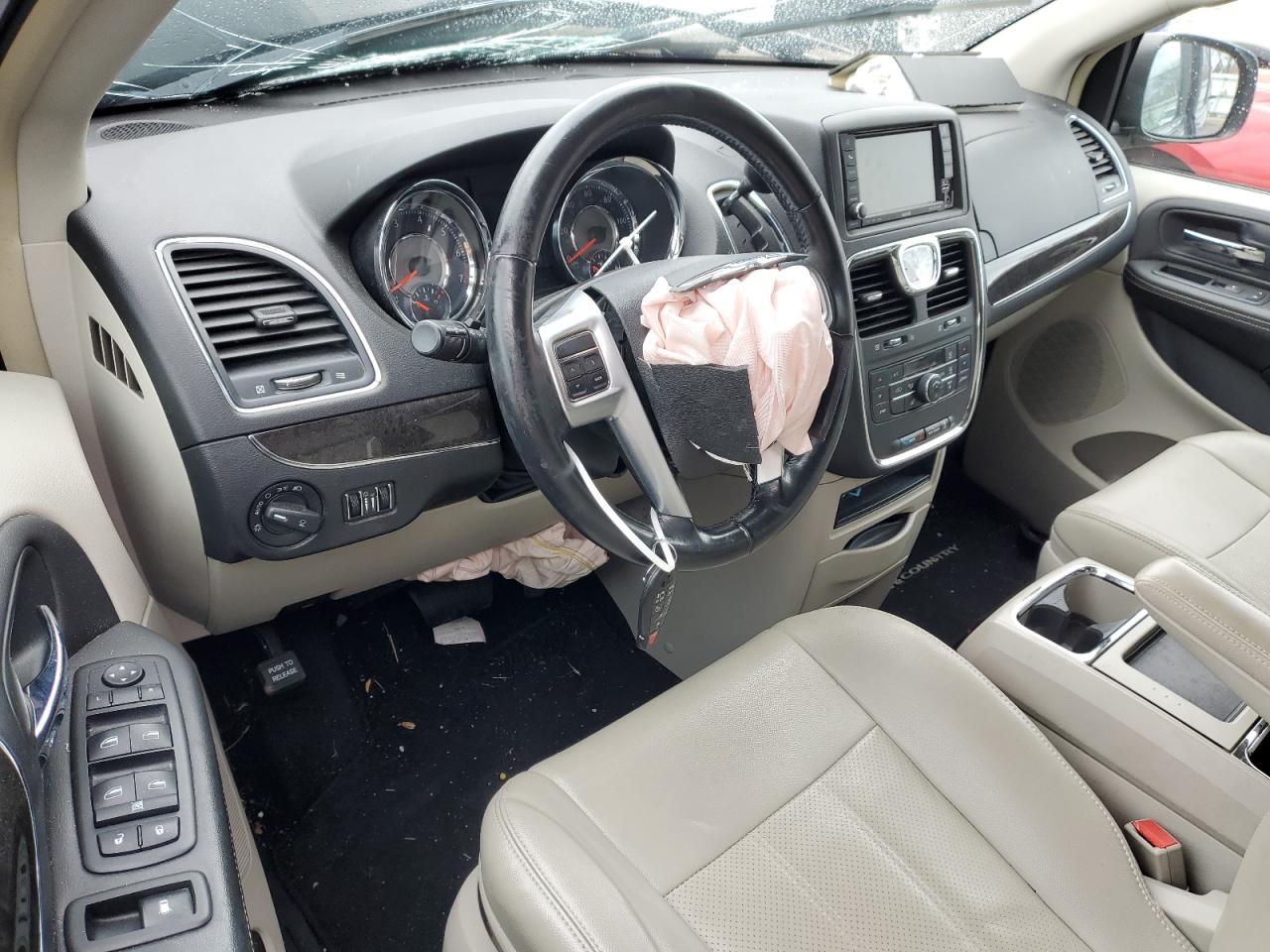 2A4RR8DG0BR651179 2011 Chrysler Town & Country Touring L