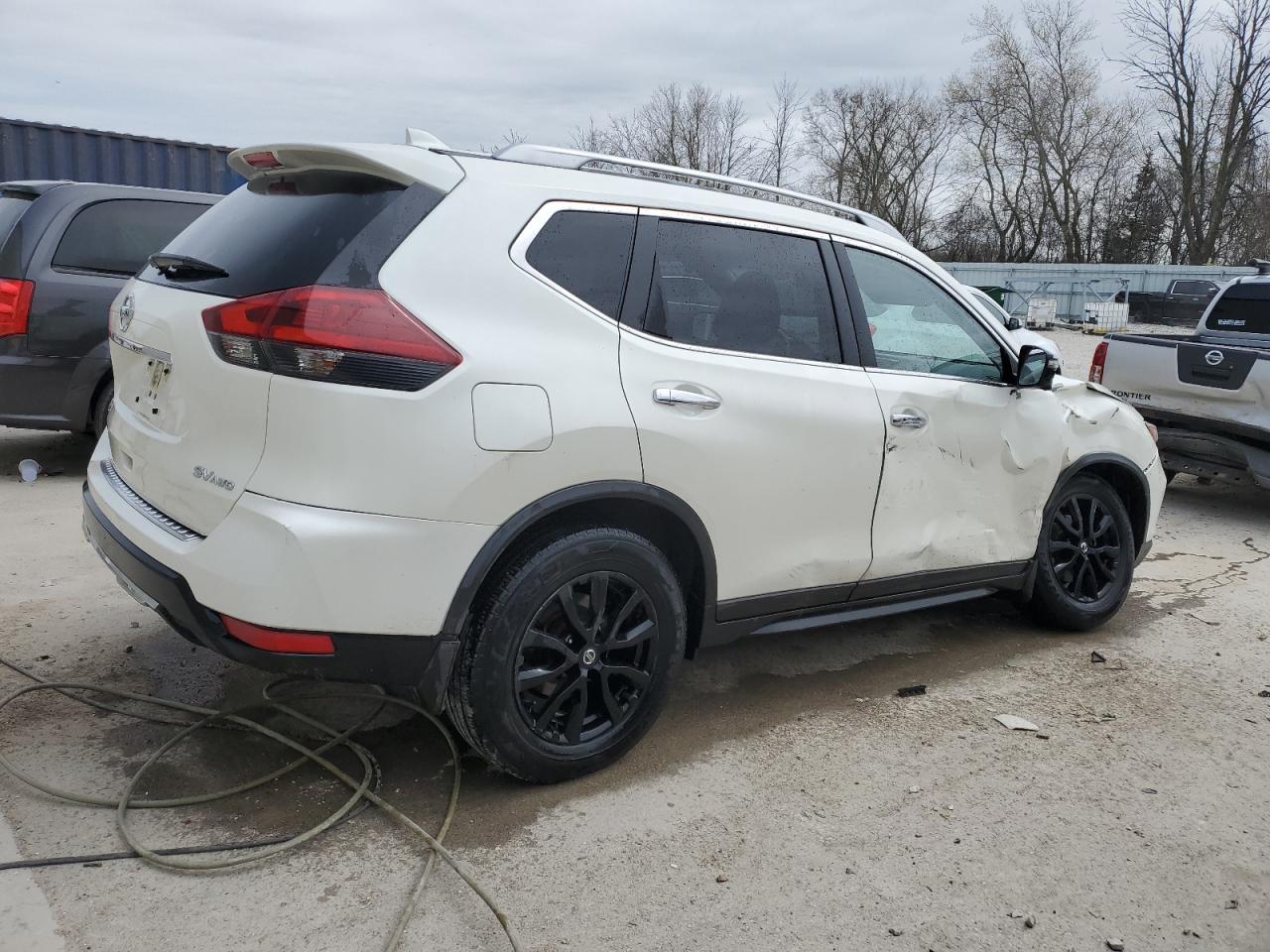 JN8AT2MV9JW304203 2018 Nissan Rogue S