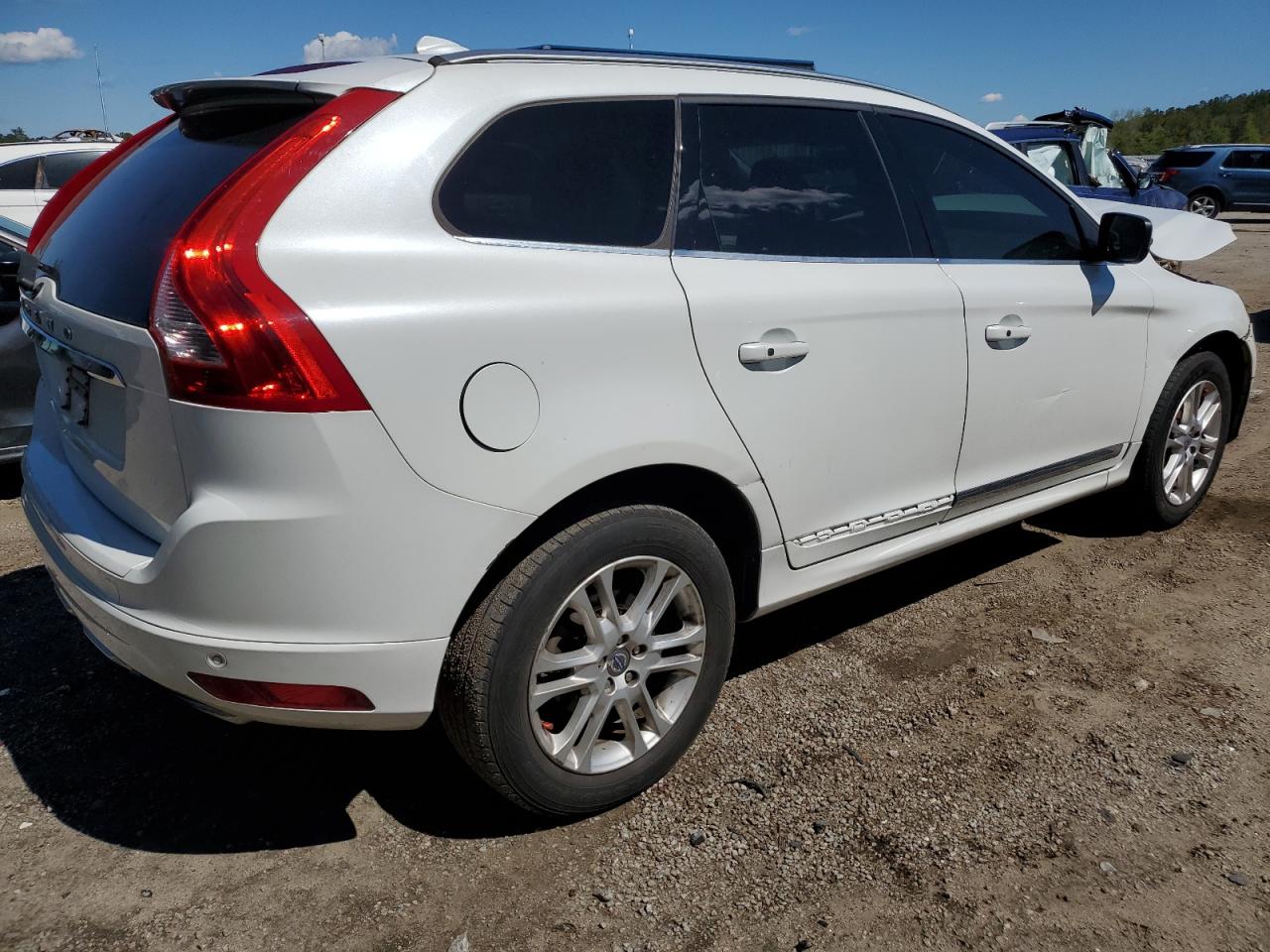 2015 Volvo Xc60 T5 Premier vin: YV440MDK8F2667221