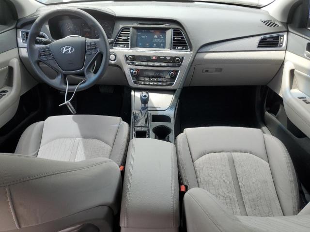 2017 Hyundai Sonata Hybrid VIN: KMHE24L17HA057261 Lot: 51790334