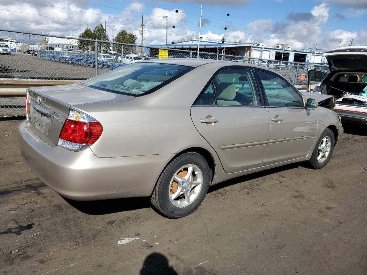 4T1BE32K95U068917 2005 Toyota Camry Le