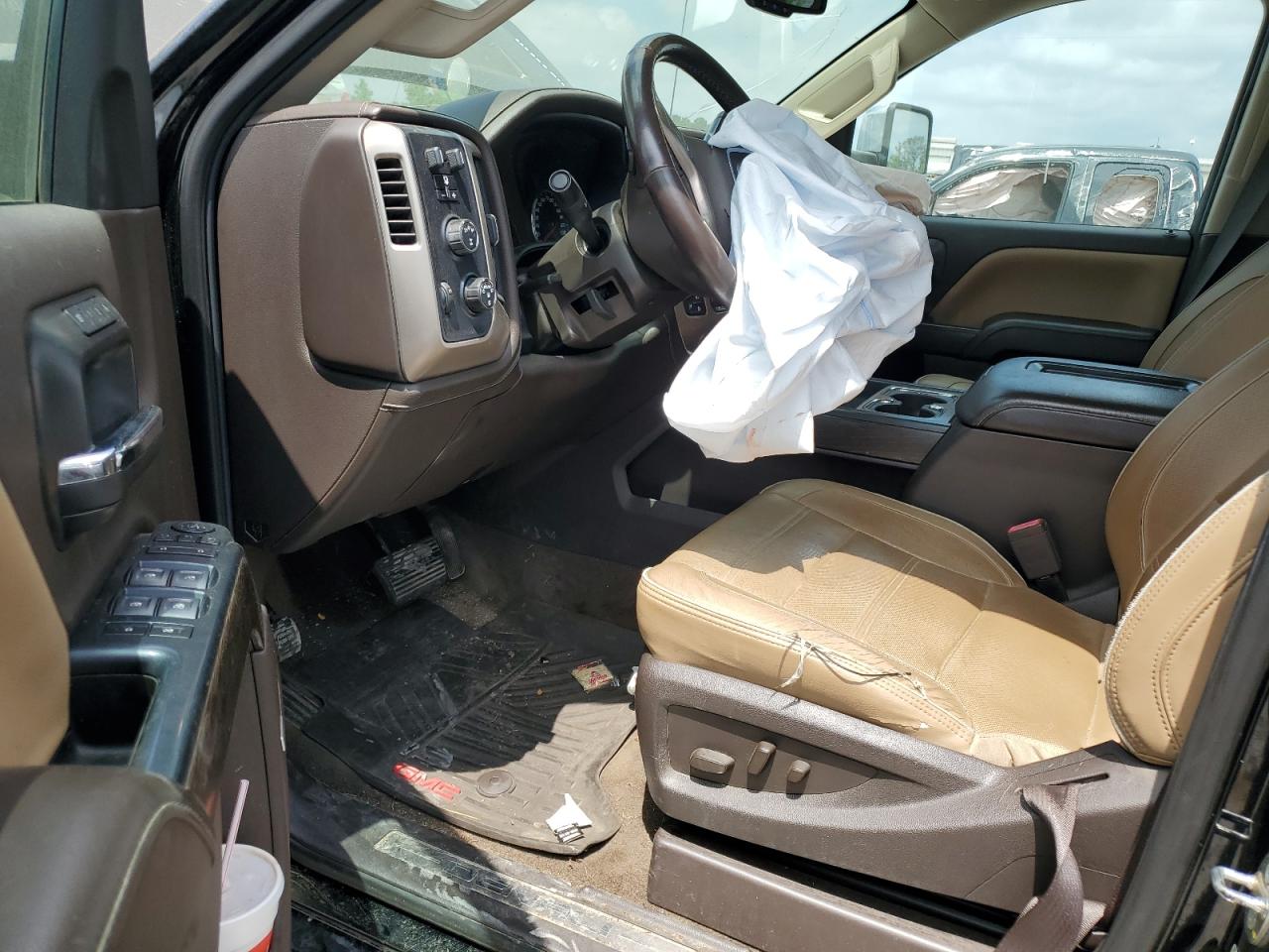 1GT12UEY5JF253558 2018 GMC Sierra K2500 Denali