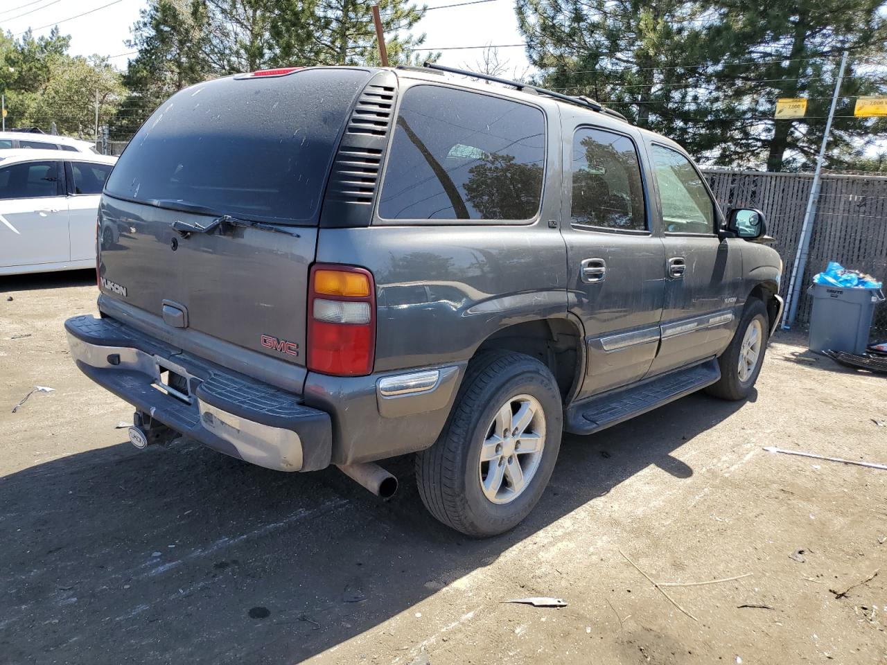 1GKEK13T32J136989 2002 GMC Yukon