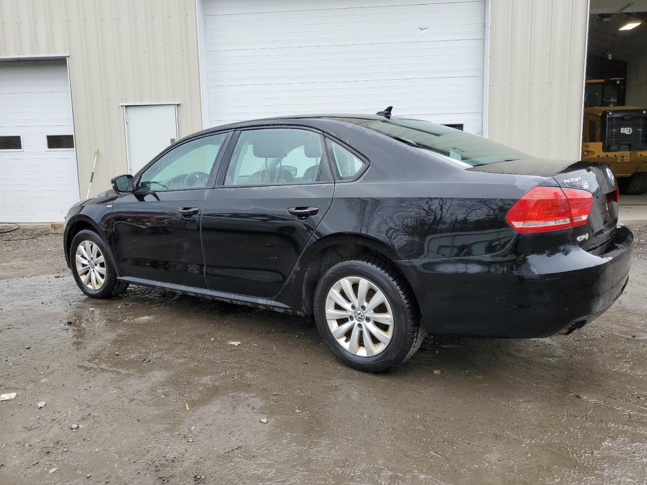 1VWAT7A32FC026682 2015 Volkswagen Passat S