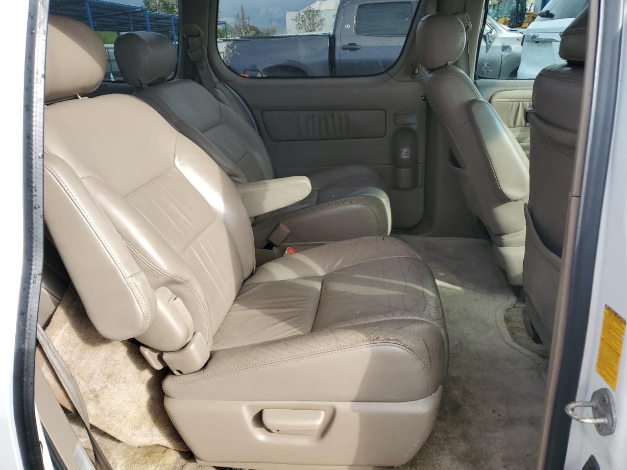 4T3ZF13C8YU226862 2000 Toyota Sienna Le