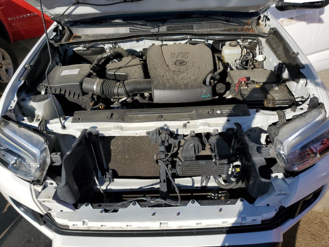 VIN: 5TFCZ5AN3JX157041 2018 TOYOTA TACOMA