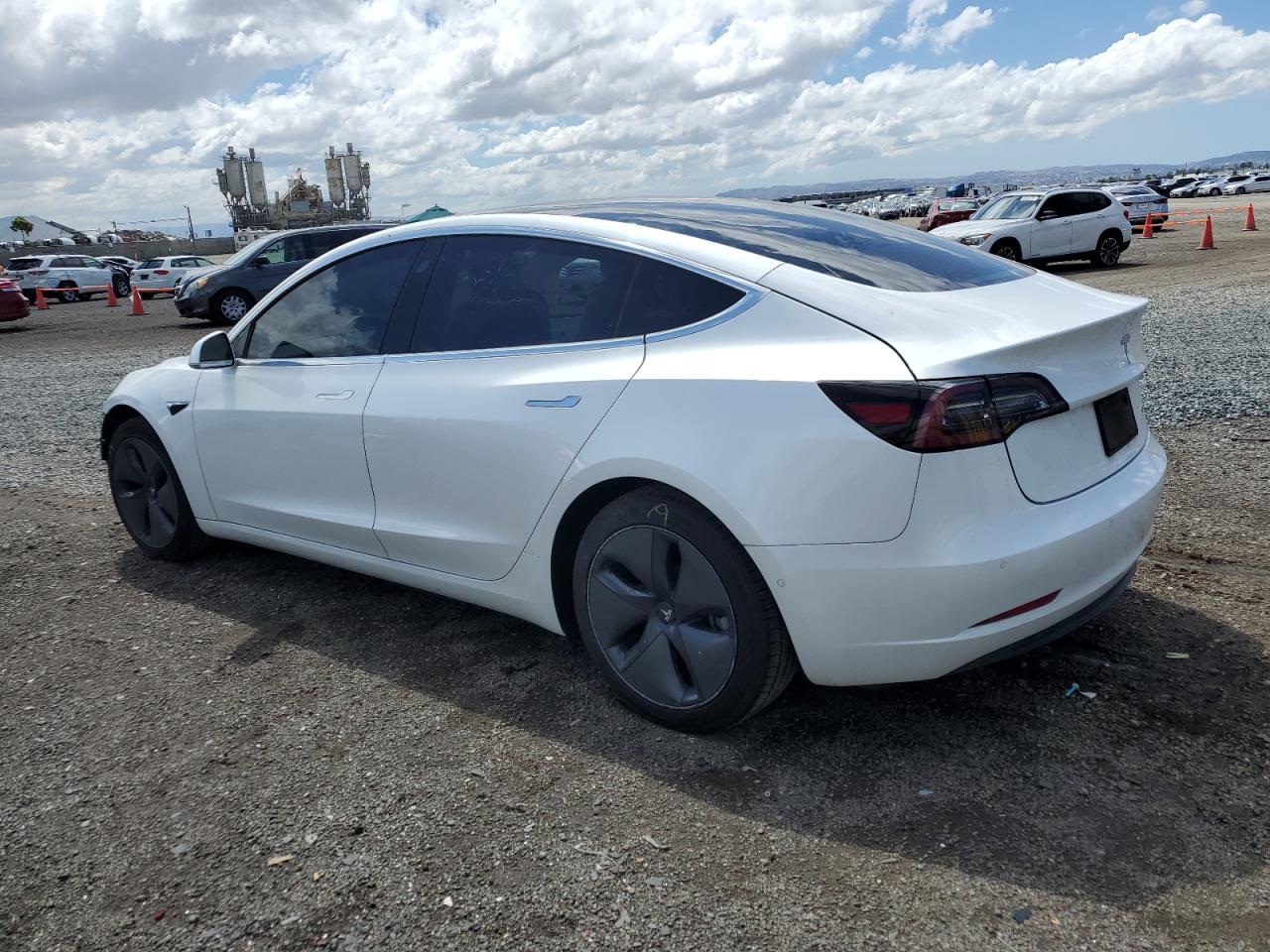 5YJ3E1EB7KF513118 2019 Tesla Model 3