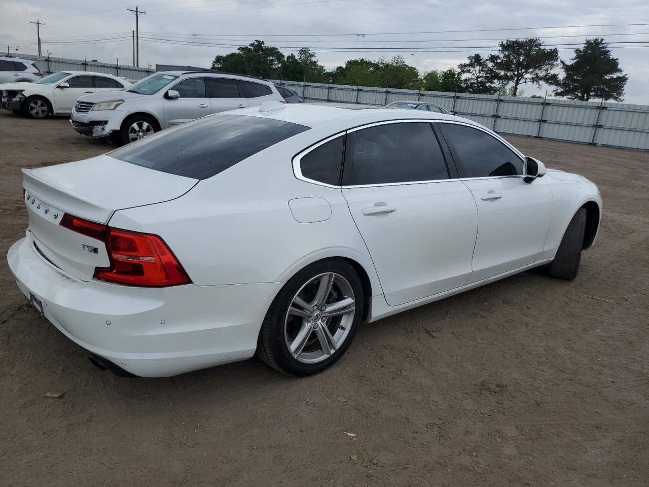 LVY982MKXJP024606 2018 Volvo S90 T5 Momentum