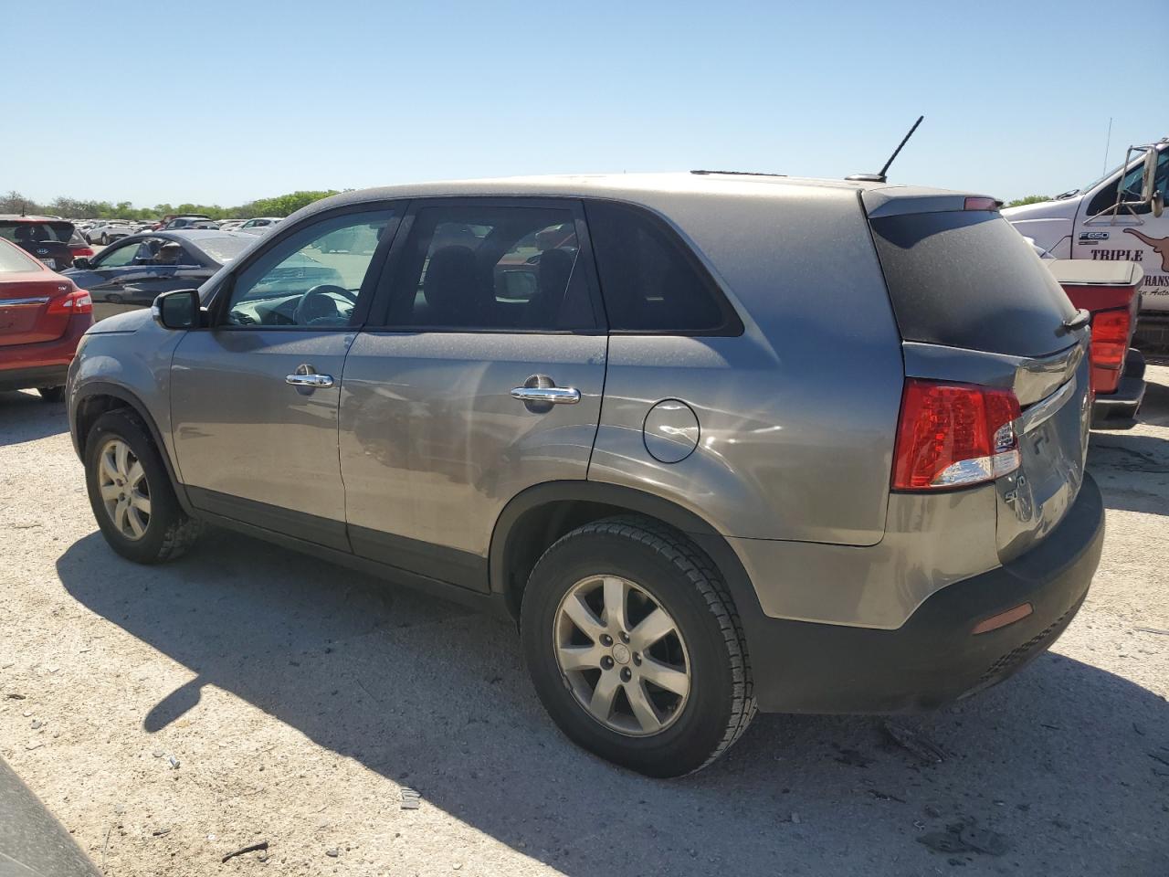 5XYKT3A1XBG163762 2011 Kia Sorento Base