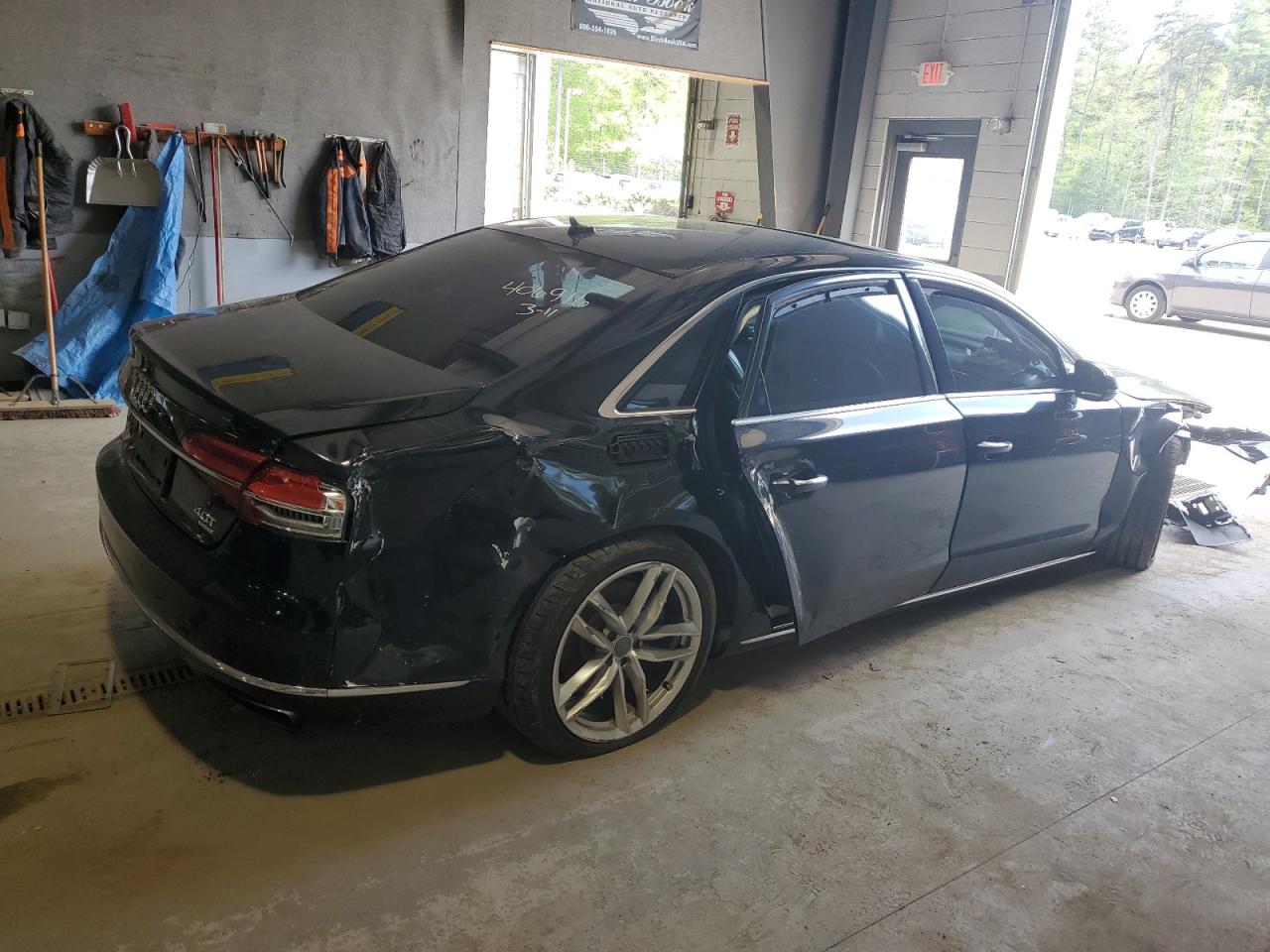 WAU32AFD1FN012870 2015 Audi A8 L Quattro