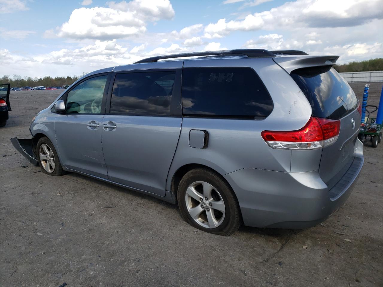 5TDKK3DC0BS165863 2011 Toyota Sienna Le