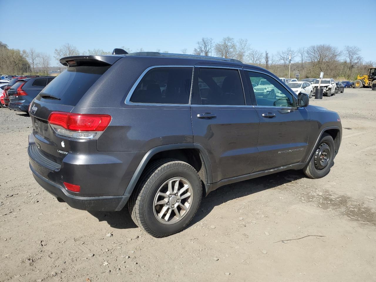 1C4RJFAG7JC468049 2018 Jeep Grand Cherokee Laredo