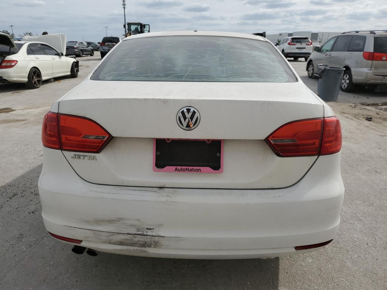 3VWDX7AJ6BM345592 2011 Volkswagen Jetta Se