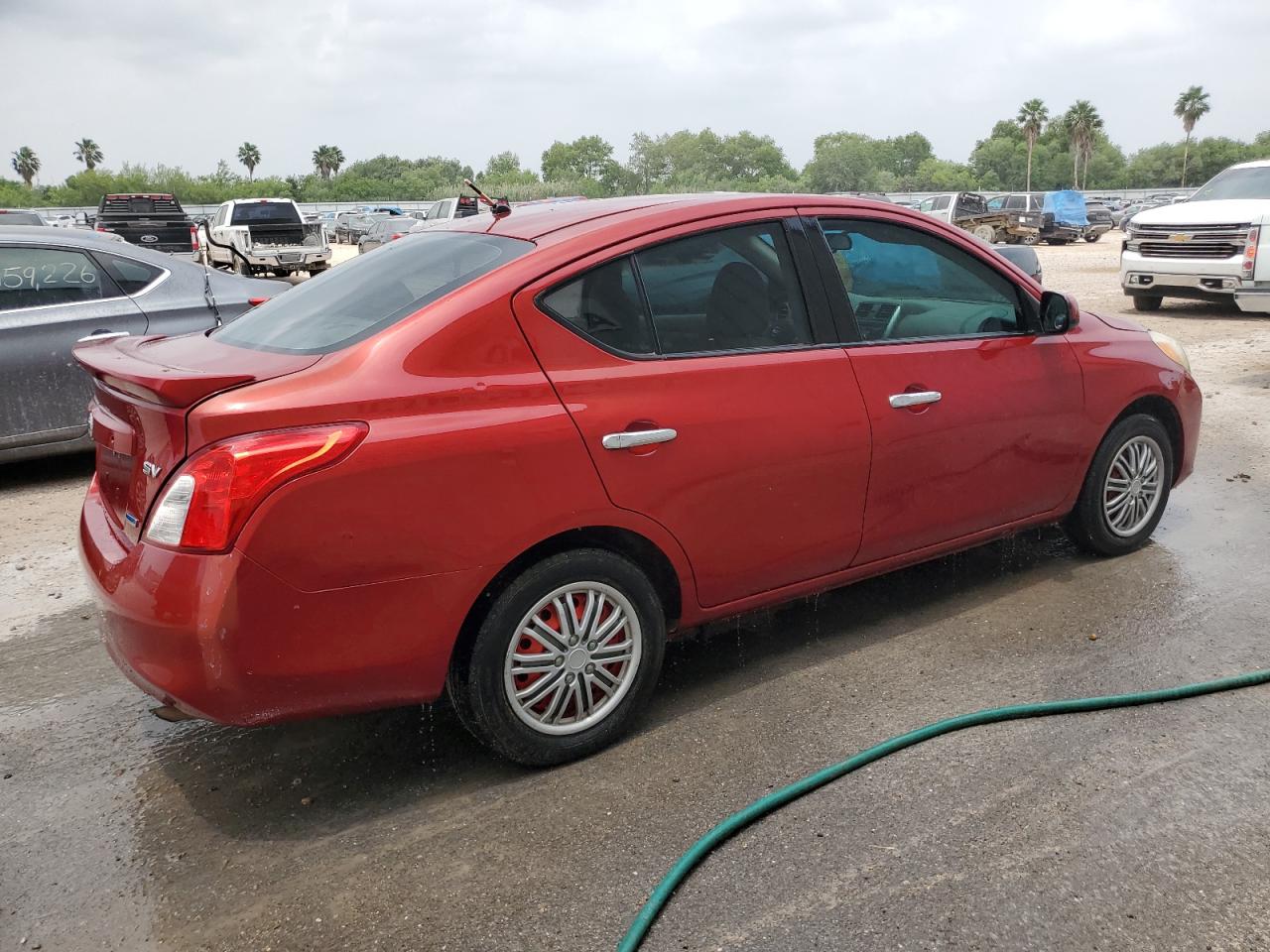 2014 Nissan Versa S vin: 3N1CN7APXEL829464