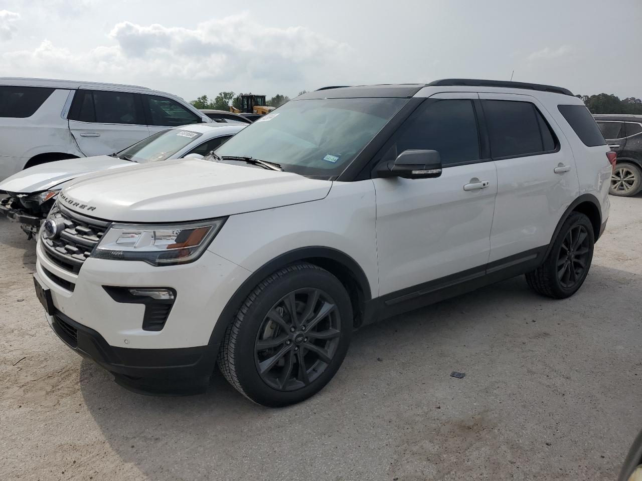 2018 Ford Explorer Xlt vin: 1FM5K7D8XJGB77569