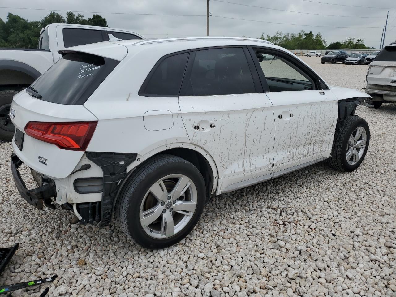 WA1ANAFY3J2017223 2018 Audi Q5 Premium