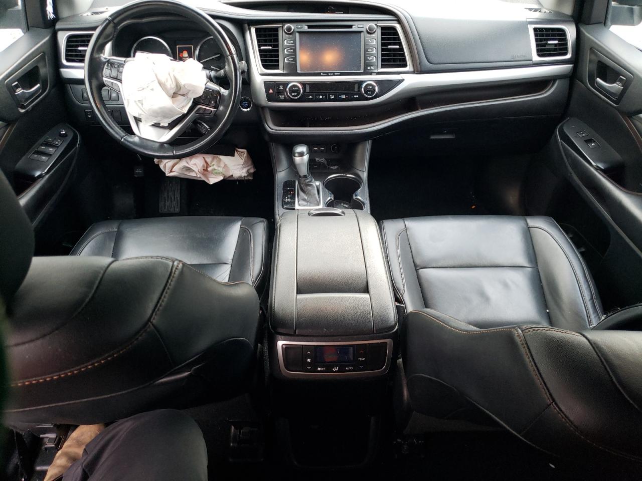 5TDKZRFH9KS558610 2019 Toyota Highlander Se