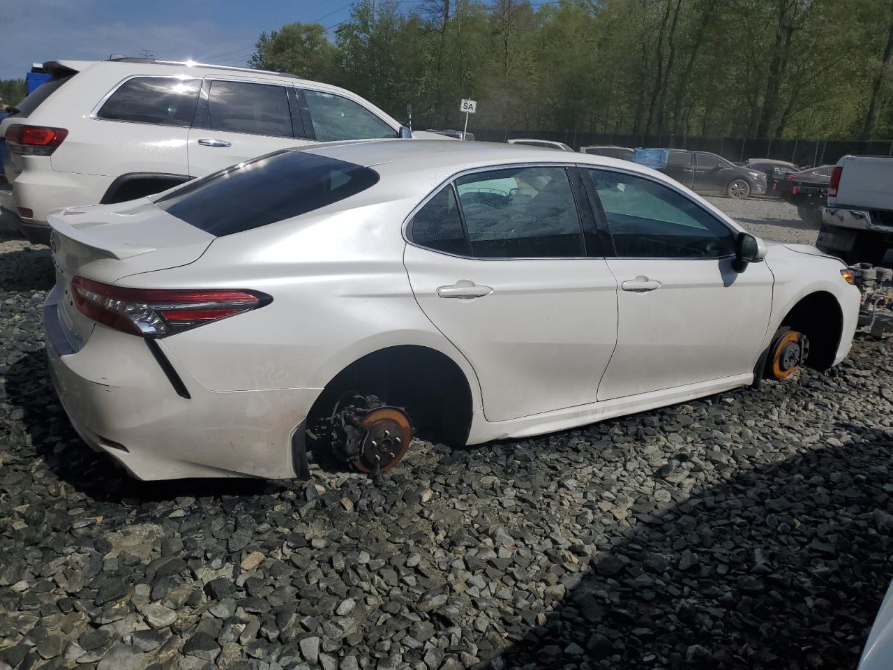 4T1B61HK0JU132779 2018 Toyota Camry Xse