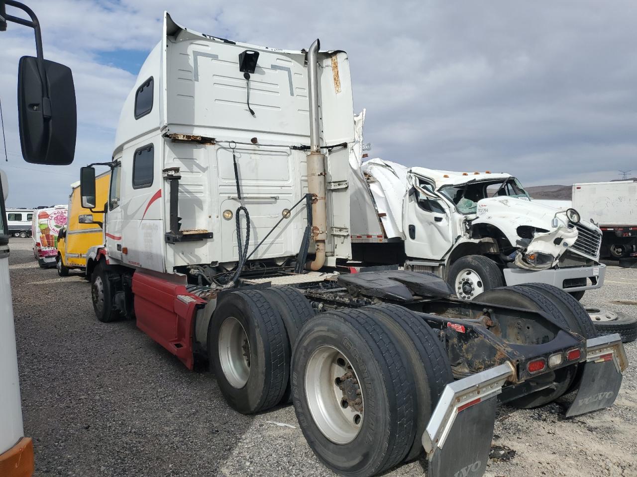 4V4NC9TGX7N440724 2007 Volvo Vn Vnl